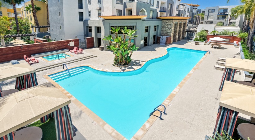 Resort-style swimming pool